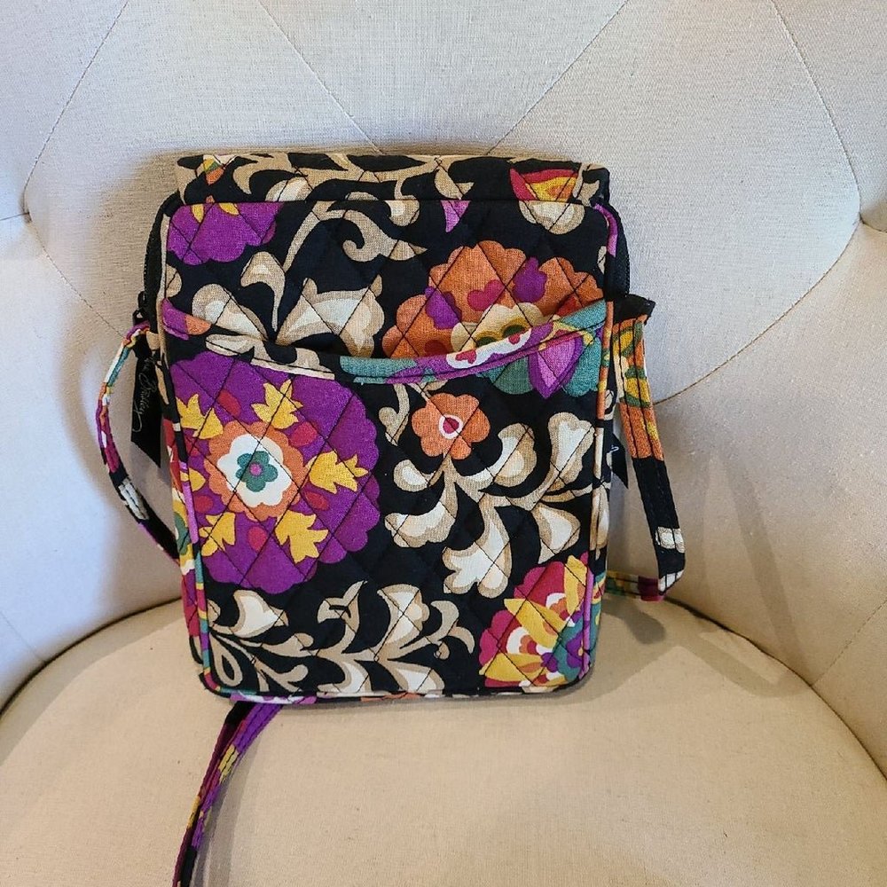 Adorable VERA BRADLEY Crossbody Handbag Purse